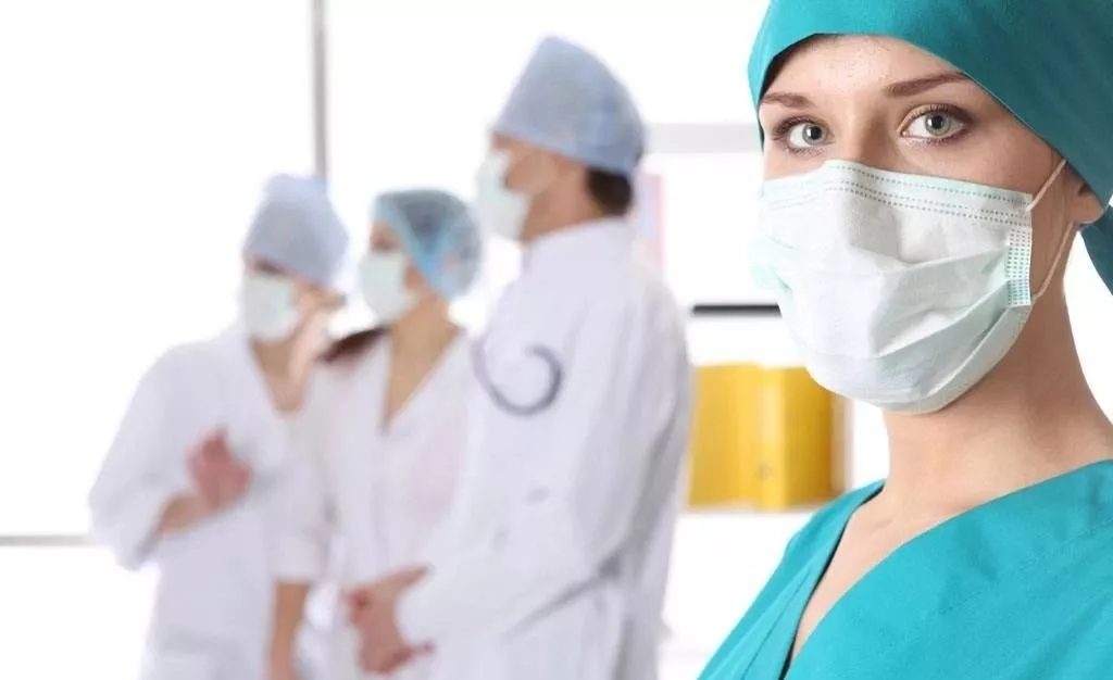 口罩也帶有閥門？專家：就診患者不應佩戴有呼吸閥口罩-